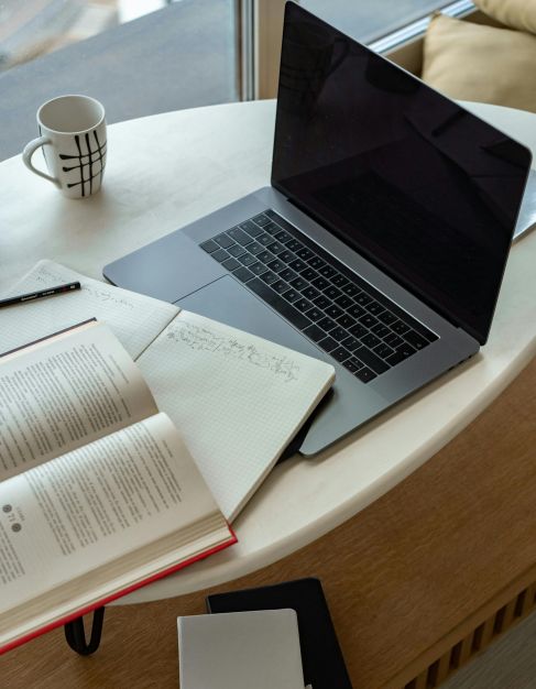 Biloruska Foundation - pexels-mikhail-nilov-7583935-scaled